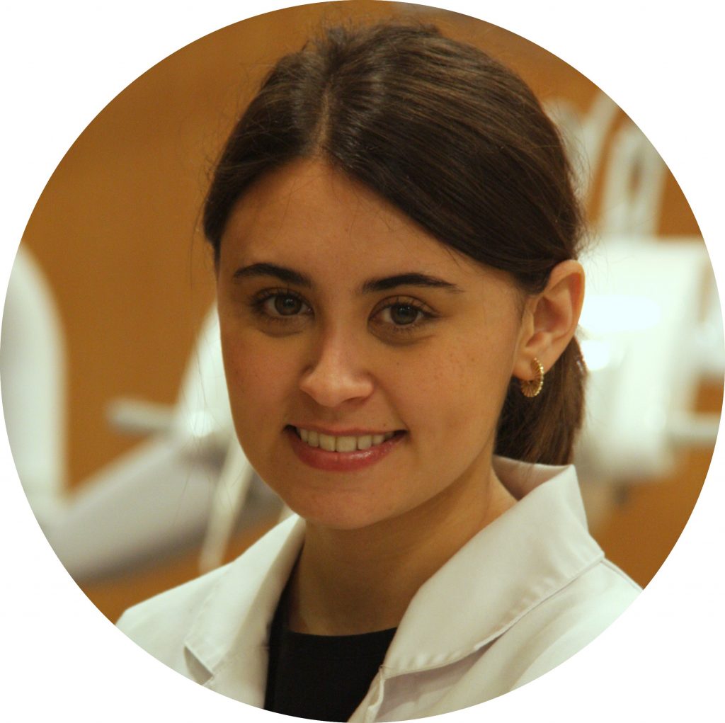 Fotografía Dra. Cristina Hevia García odontóloga en Santiago de Compostela