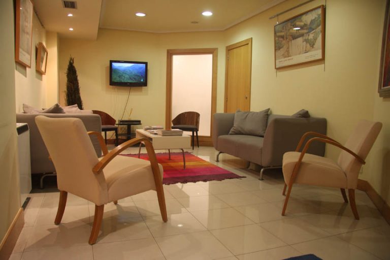 Imagen de la sala de espera ampliada hevia del río